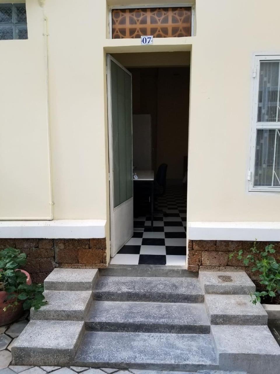 Room 7 - Studio In A Villa 5Mn Walk From The Royal Palace With Swimming Pool Phnom Penh Exterior photo
